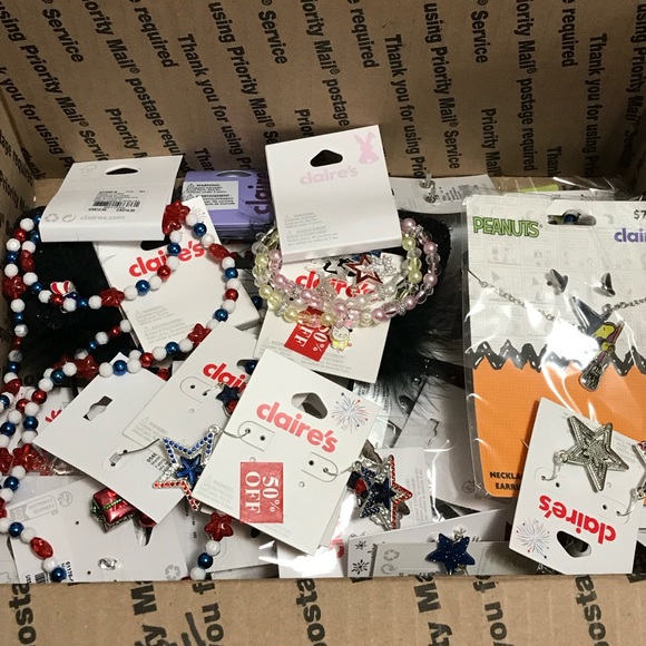 Disney Claire’s Holiday Jewelry Mystery Lot 100 NWT Card Backs Christmas Easter - Picture 6 of 6